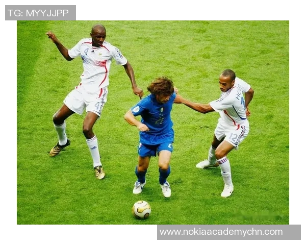 足球明星拼搏背后的故事与努力训练全纪录